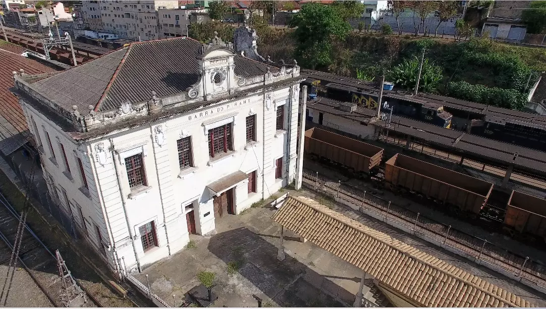 Memórias nos trilhos da estrada de ferro